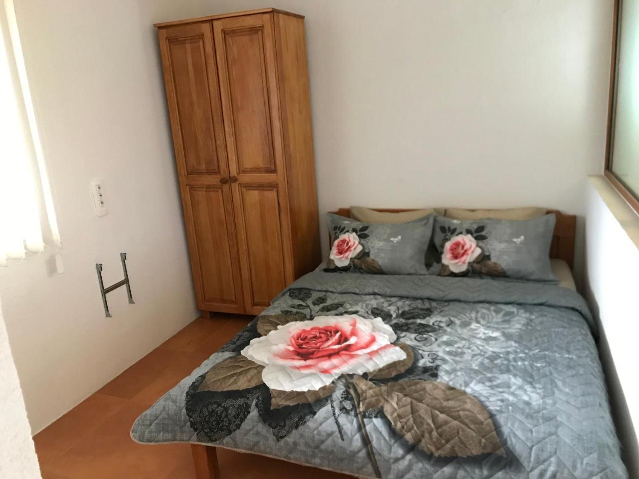 Apartments Simovic Тиват Экстерьер фото