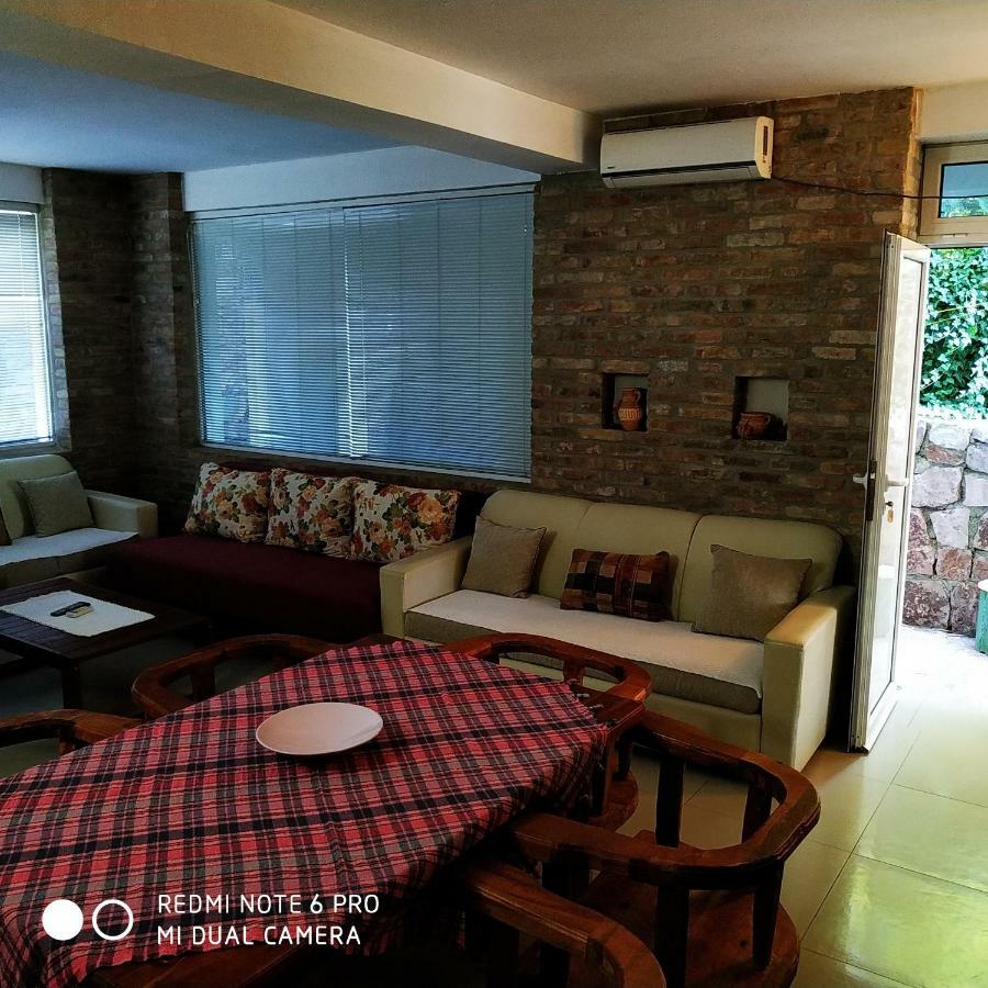 Apartments Simovic Тиват Экстерьер фото